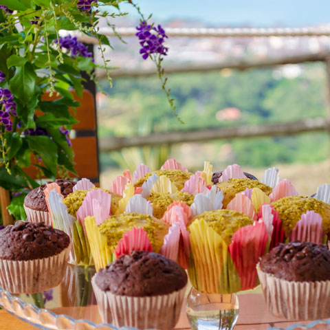 Colazione in gazebo con vista sul mare