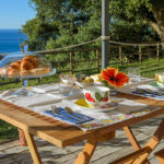 Colazioni tavolino con vista mare